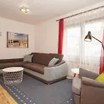 Ferienhus Baabe FeWo 02 Terrasse, gratis Nutzung vom AHOI Erlebnisbad und Sauna in Sellin Apartment