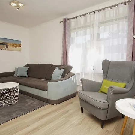 Ferienhus 02 Mit Gratis Nutzung Vom Ahoi Erlebnisbad Und Sauna In Sellin バーベ