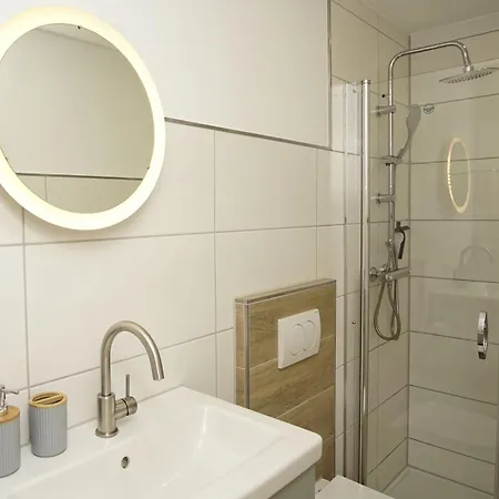 Ferienhus 02 Mit Gratis Nutzung Vom Ahoi Erlebnisbad Und Sauna In Sellin アパート *